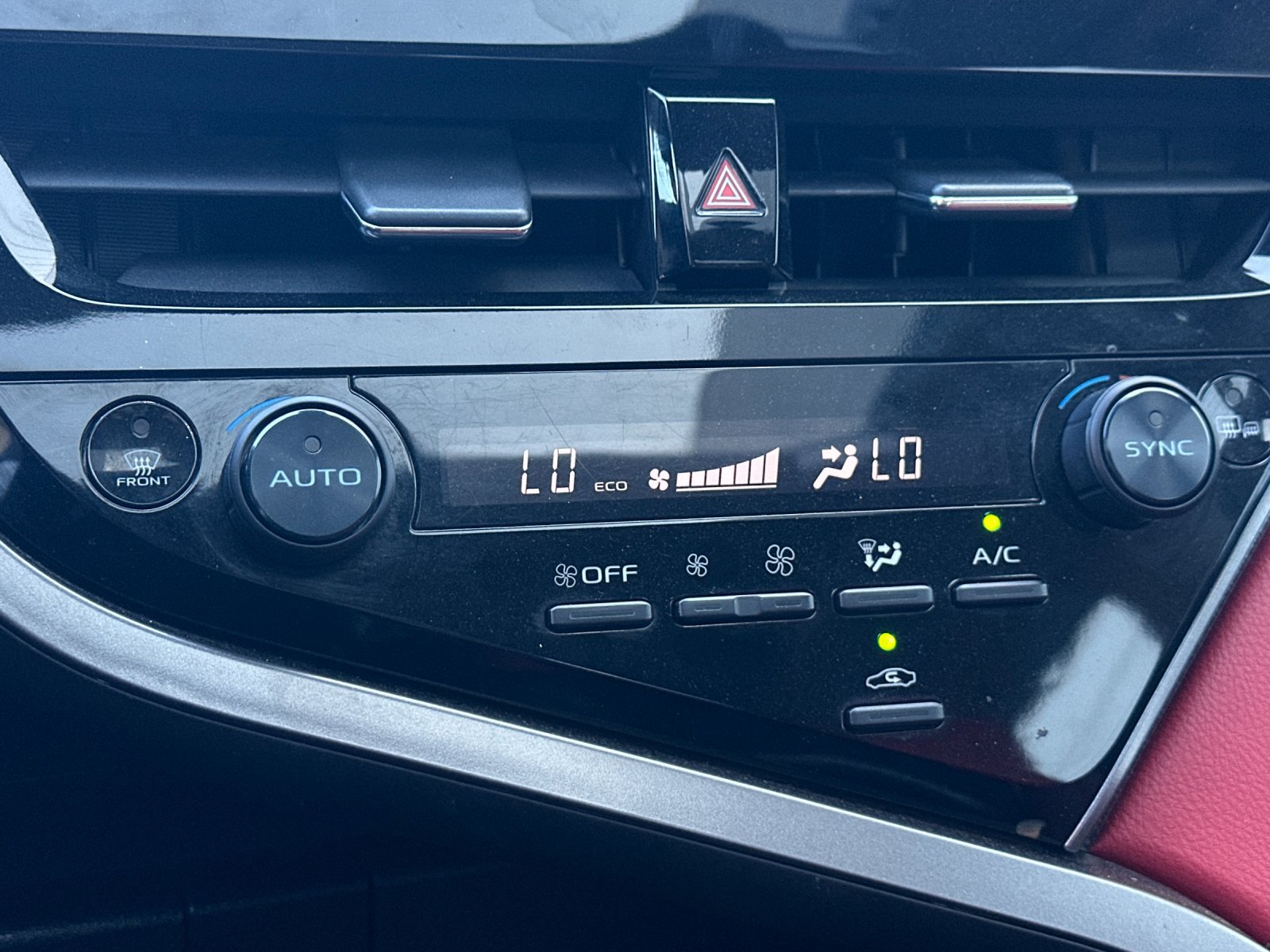 Used 2021 Toyota Camry XSE FWD image 18