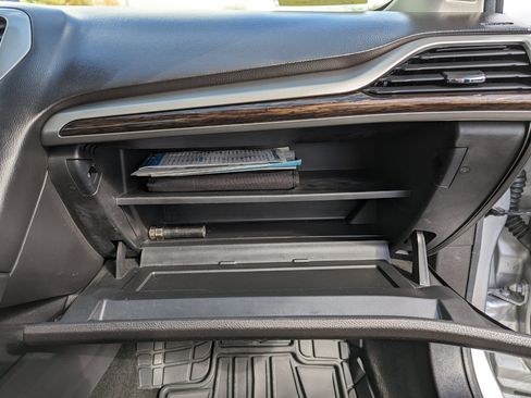 Used 2014 Ford Fusion Energi SE w/ Driver Assist Package image 32