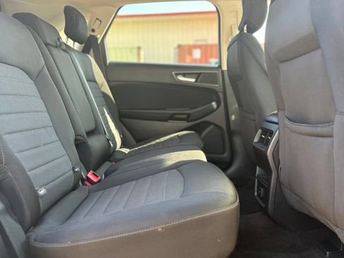 Used 2019 Ford Edge SE FWD image 15