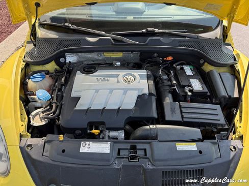 Used 2014 Volkswagen Beetle TDI image 19