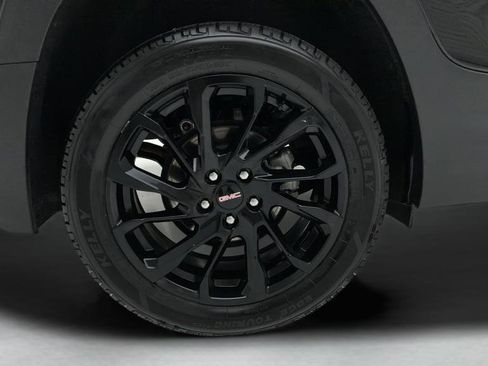 Used 2024 GMC Terrain SLE w/ Driver Convenience Package AWD/4WD image 8