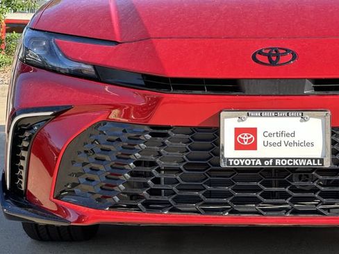 Used 2026 Toyota Camry Hybrid w/ Convenience Package FWD image 8