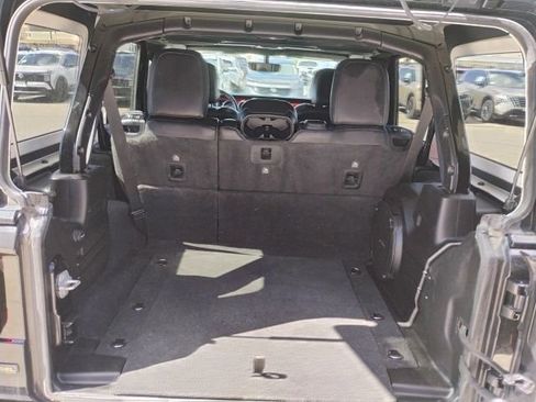 Used 2021 Jeep Wrangler Unlimited Rubicon AWD/4WD image 9
