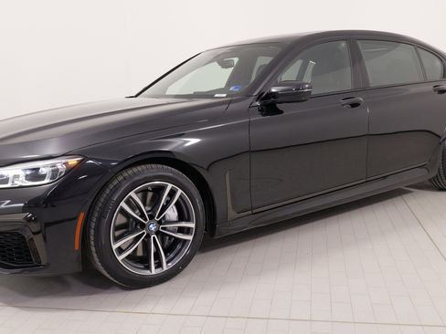 Used 2022 BMW 750i xDrive 750i xDrive w/ Executive Package image 3