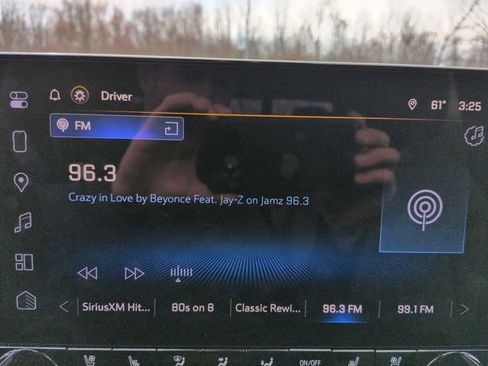 Certified 2025 Chevrolet Colorado ZR2 w/ Technology Package AWD/4WD image 13