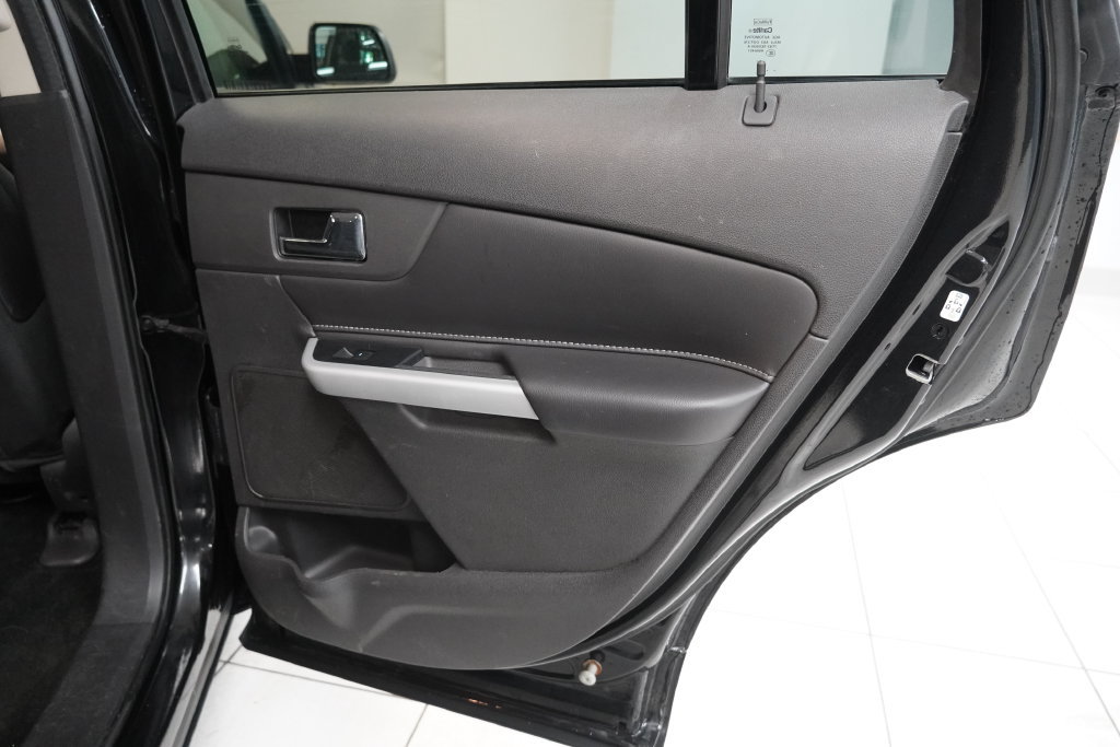 Used 2014 Ford Edge SE FWD image 28