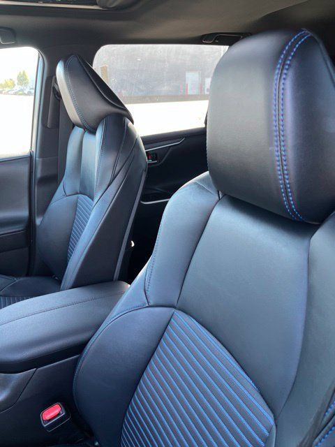 Used 2021 Toyota RAV4 XSE AWD/4WD image 5