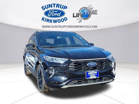Used 2023 Ford Escape ST-Line Elite image 2
