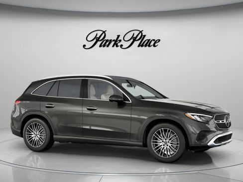 Used 2026 Mercedes-Benz GLC 300 4MATIC image 30