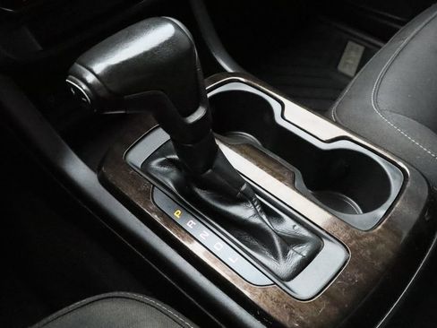 Used 2020 GMC Canyon SLE w/ Elevation Edition RWD image 18
