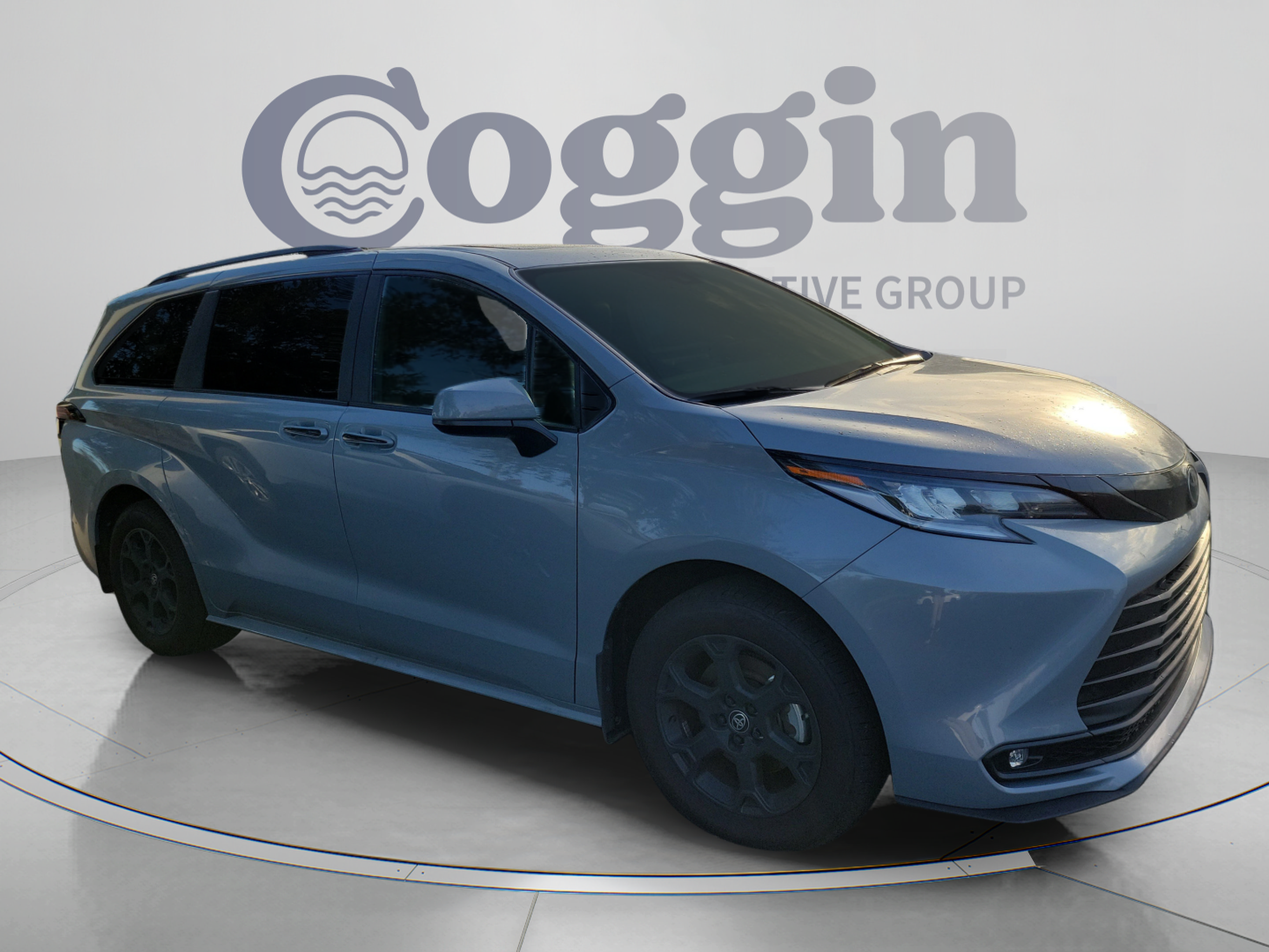 Used 2026 Toyota Sienna XLE Woodland Edition AWD/4WD image 7