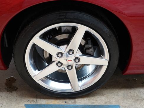Used 2005 Chevrolet Corvette Coupe w/ Preferred Equipment Group RWD image 61