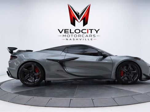 Used 2023 Chevrolet Corvette Z06 w/ Z07 Performance Package RWD image 5