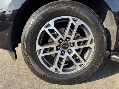 Certified 2025 Ford Expedition Active AWD/4WD image 7