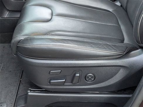 Used 2022 Hyundai Palisade Limited image 12