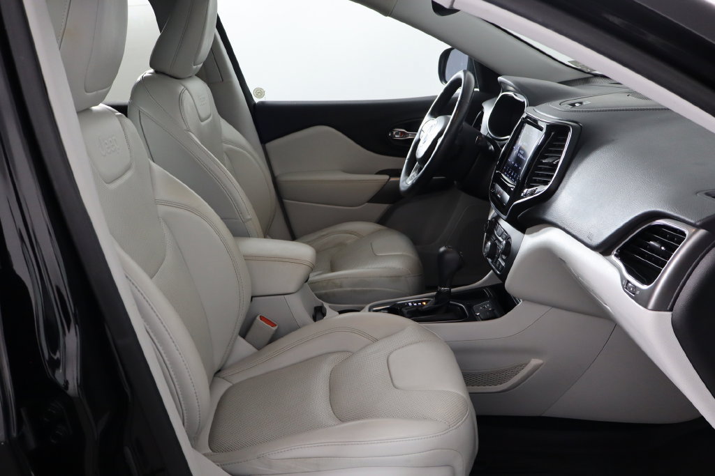 Used 2019 Jeep Cherokee Limited FWD image 18