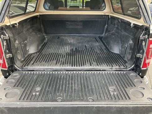 Used 2023 RAM 1500 Laramie AWD/4WD image 42