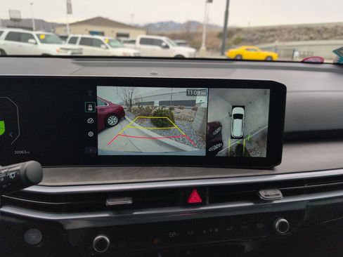 Certified 2025 Kia Sorento SX image 20