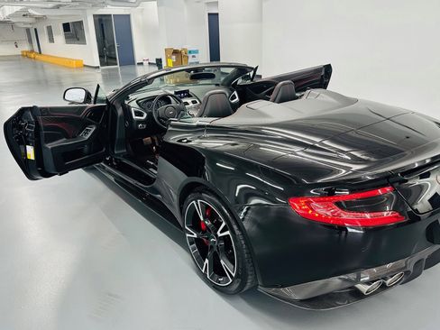 Used 2018 Aston Martin Vanquish S RWD image 8