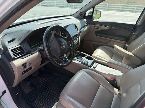 Used 2021 Honda Pilot Touring image 7