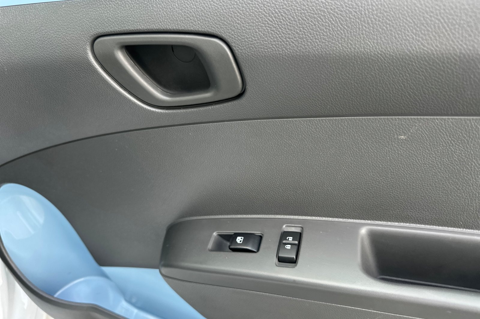 Used 2014 Chevrolet Spark LT FWD image 22