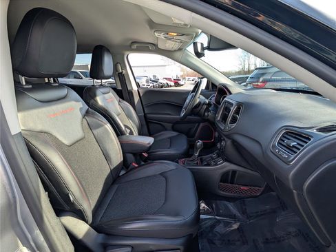 Used 2018 Jeep Compass Trailhawk image 11