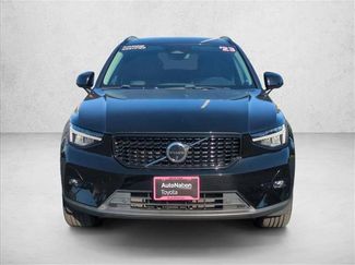 Used 2023 Volvo XC40 B5 Plus w/ Driver Assist Package video 2