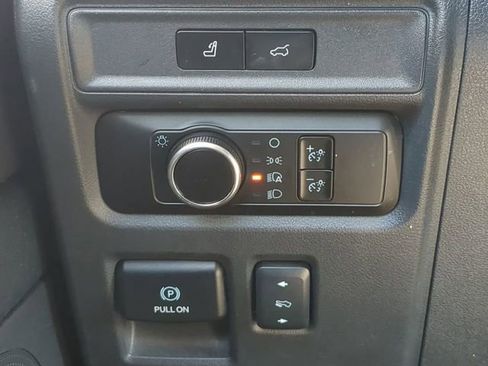 Used 2024 Ford Expedition XLT image 29