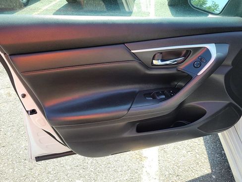 Used 2018 Nissan Altima 2.5 SR image 12