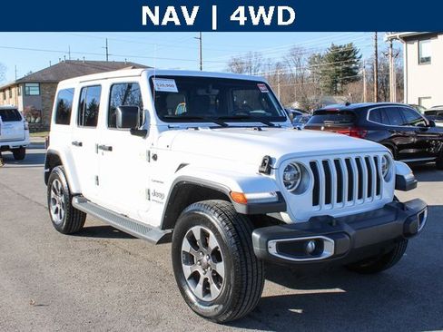 Used 2018 Jeep Wrangler Unlimited Sahara image 2