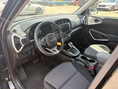 Certified 2024 Kia Soul LX w/ Option Group 015 FWD image 2