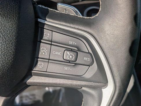 Used 2022 Jeep Grand Cherokee L Limited image 23