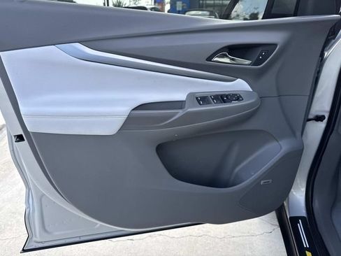 Used 2023 Chevrolet Bolt EUV Premier w/ Sun & Sound Package FWD image 19