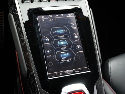 Used 2022 Lamborghini Huracan EVO AWD/4WD image 25