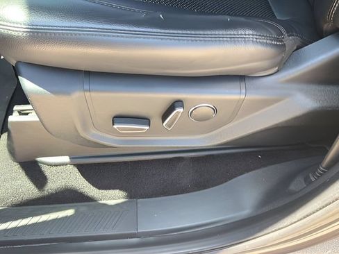 Used 2019 Ford Expedition XLT w/ Equipment Group 202A RWD image 20