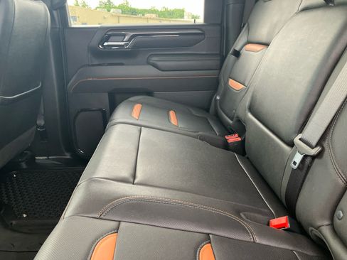 Used 2025 GMC Sierra 2500 AT4 w/ AT4 Preferred Package AWD/4WD image 44