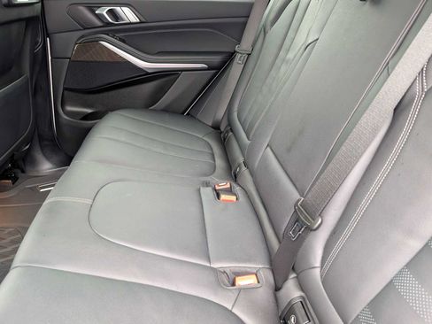 Used 2022 BMW X5 xDrive40i w/ M Sport Package AWD/4WD image 16