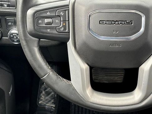 Used 2023 GMC Yukon Denali image 17