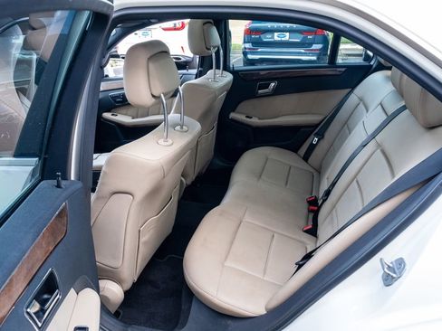Used 2011 Mercedes-Benz E 350 4MATIC Sedan image 23