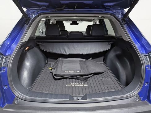 Certified 2022 Toyota Corolla Cross XLE image 49