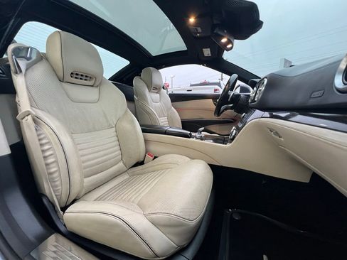 Used 2018 Mercedes-Benz SL 550 image 26