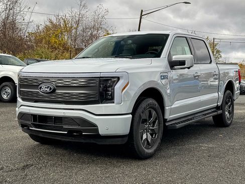 New 2025 Ford F150 Lightning Lariat image 14