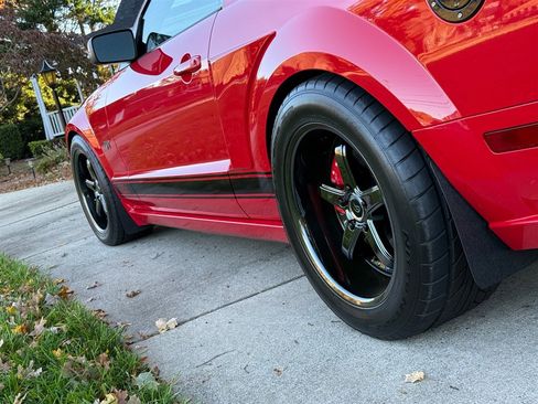 Used 2006 Ford Mustang GT image 21