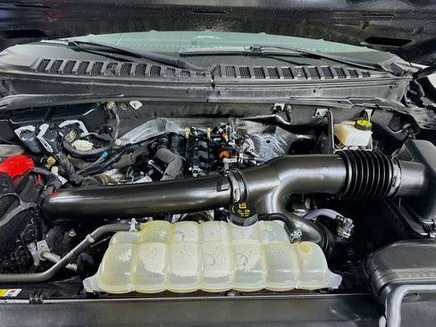 Used 2024 Ford Expedition Max XLT image 35