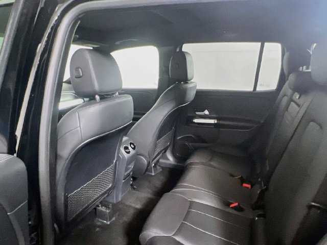 Used 2023 Mercedes-Benz GLB 250 4MATIC w/ Premium Package image 16