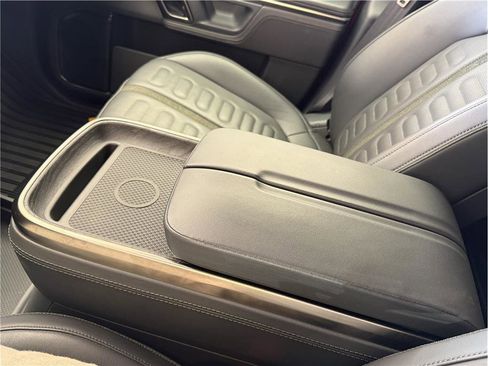 Used 2022 Rivian R1T Adventure image 16