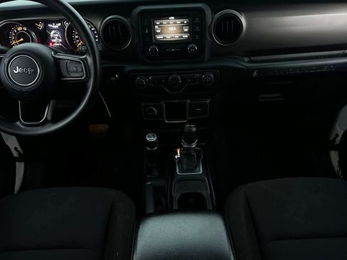 Used 2018 Jeep Wrangler Unlimited Sport image 4