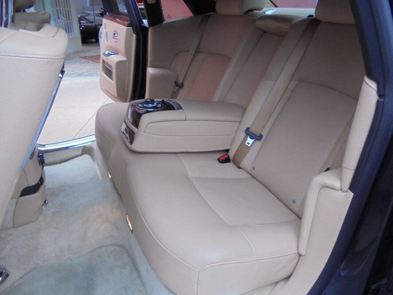 Used 2011 Rolls-Royce Ghost RWD image 25