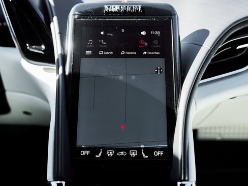 Used 2022 Ferrari Roma Base image 60