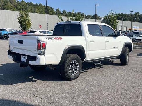 Used 2023 Toyota Tacoma TRD Off-Road w/ Advanced Technology Package AWD/4WD image 3